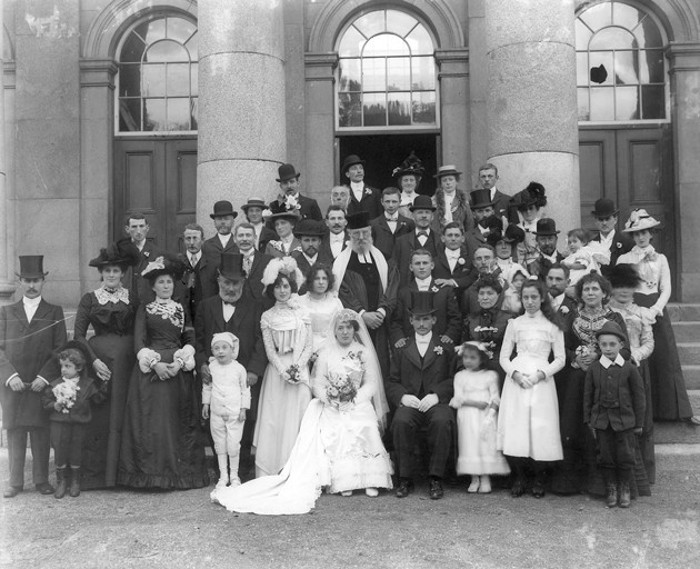 אַ ייִדישע חתונה אין וואָטערפֿאָרד, אירלאַנד, 1901