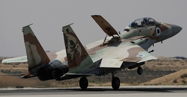 אַן F-15 קאַמף־עראָפּלאַן פֿון די ישׂראלדיקע לופֿט־כּוחות לאַנדעט אין דער לופֿט־באַזע אין חצרים, ישׂראל
