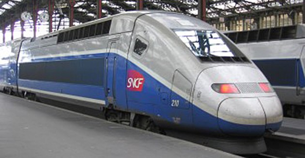 די SNCF, וואָס געהערט צו דער פֿראַנצייזישער רעגירונג, האָט צווישן 1942 און 1944 דעפּאָרטירט מער ווי 75,000 ייִדן אין די טויטלאַגערן.